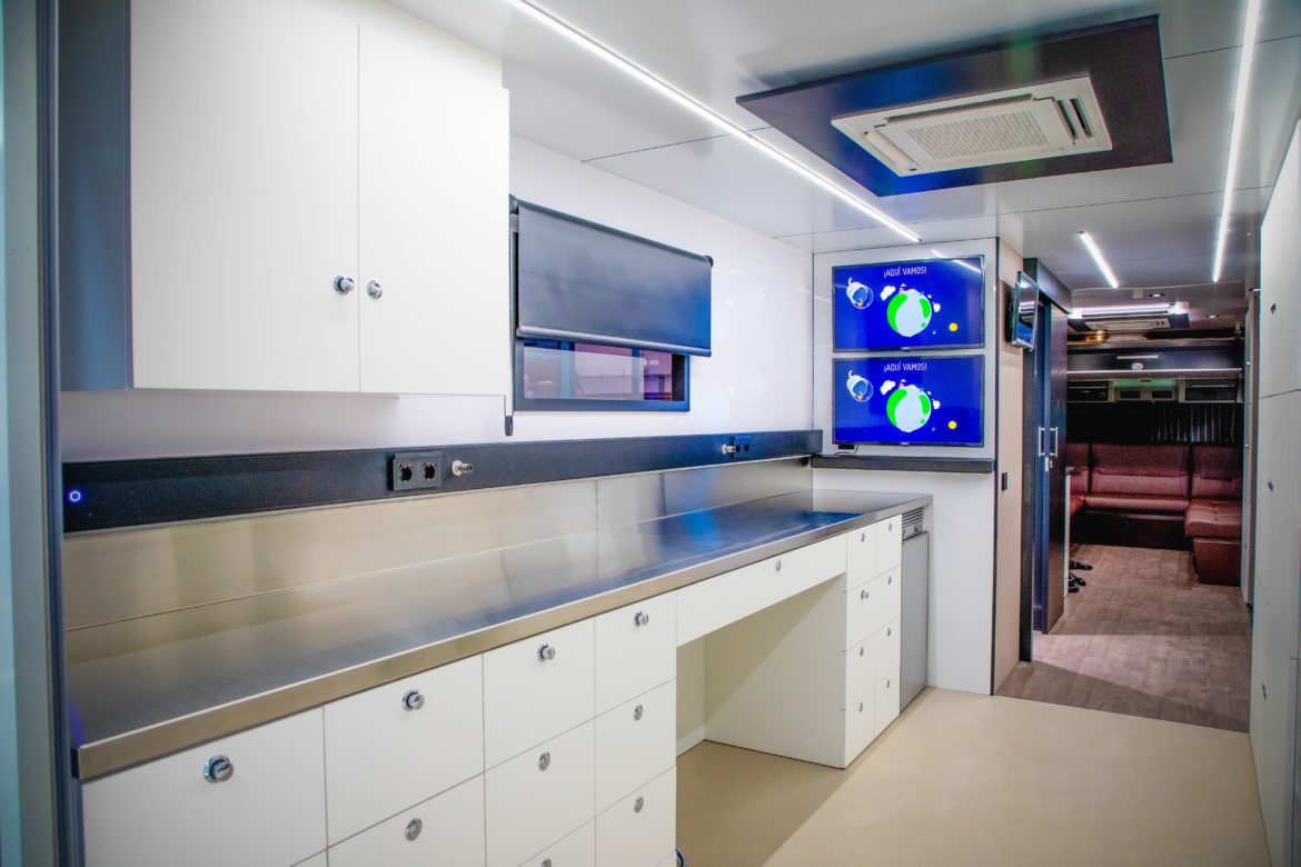 Interior de Race Trailer